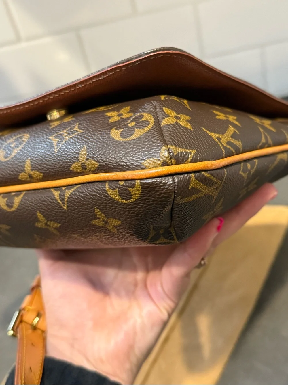 Louis Vuitton very minor